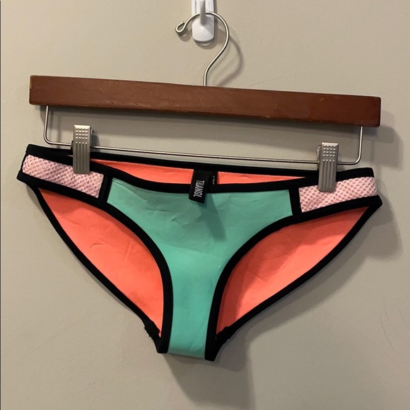 Triangl swimsuit size xs - Picture 4 of 8